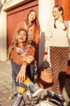 _Sleeveless top w: v-neck | Brown w: pizza takeaway print _sisters department_1